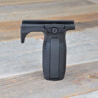 HBI KRISS VERTICAL FOREGRIP FINGERSTOP_LEFT